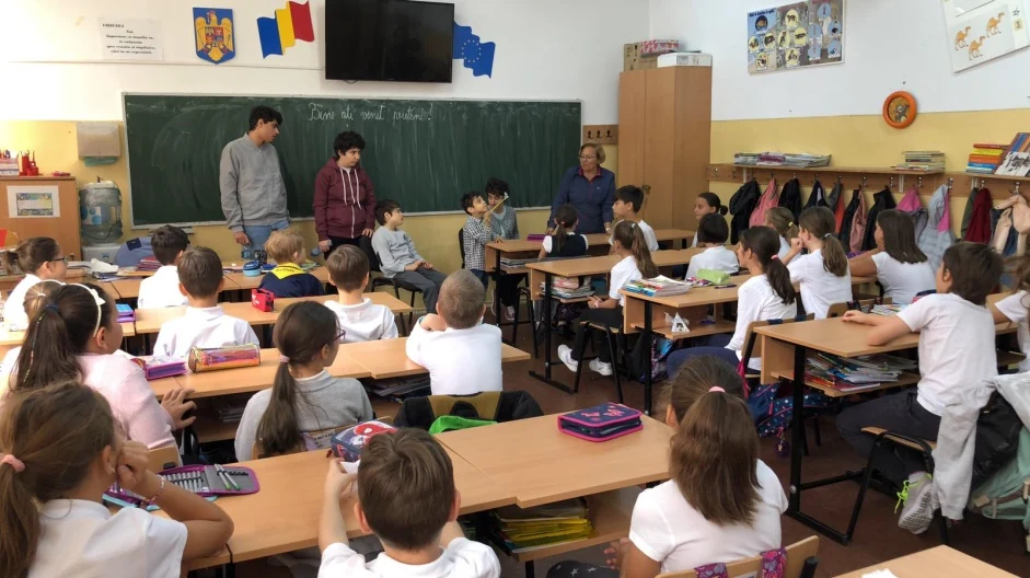 „Diferiți și totuși la fel” – activitate cu Prietenii lui Nane